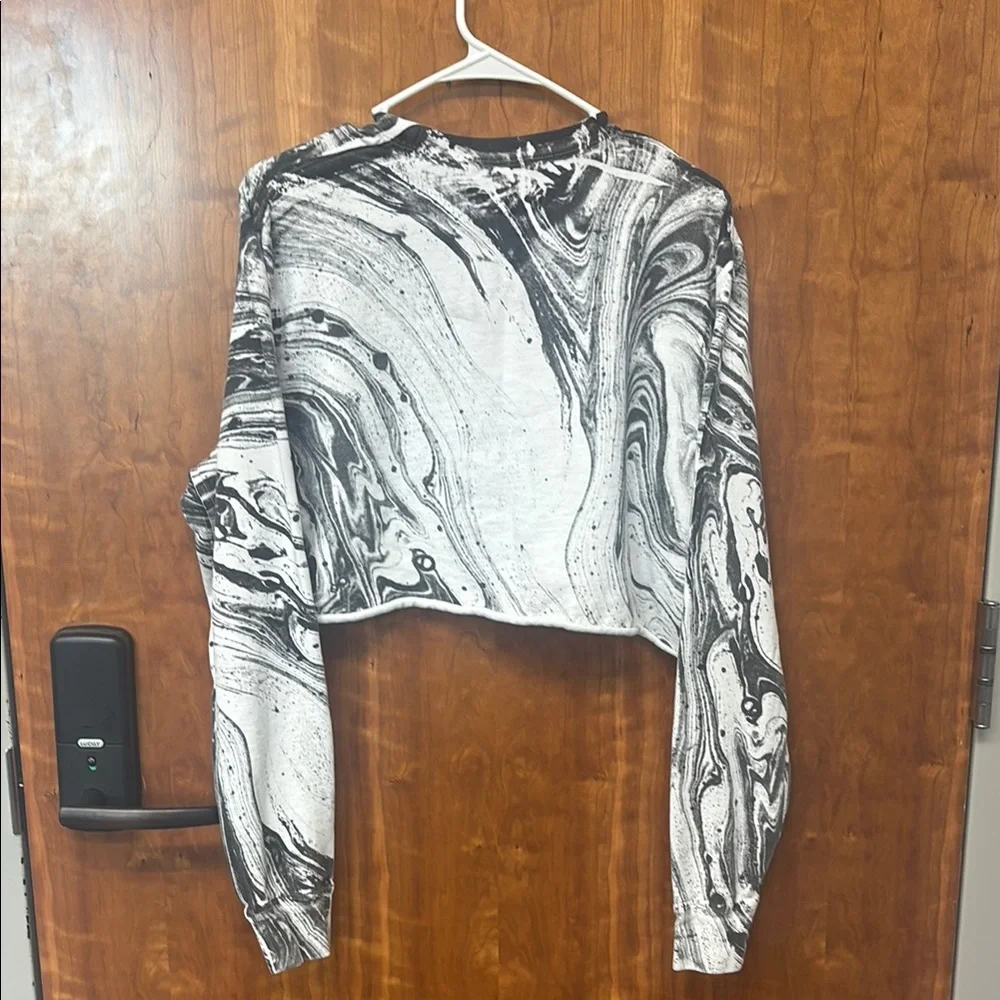 American Fighter Marble Black and White Cropped Top - Picture 3 of 3